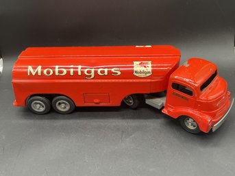 Vintage Smith-Miller Mobilgas Tanker Truck Toy