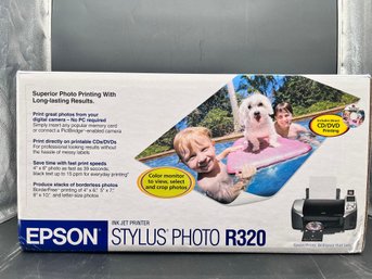 NIB Epson Ink Jet Printer Stylus Photo 320