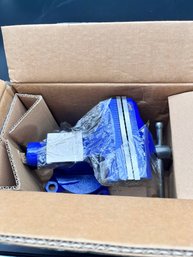 NIB Workpro 4.5 Bench Vise