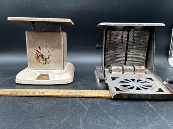 Vintage Maid Of Honor Kitchen Scale And A Landers Frary & Clark Toaster