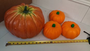 Lot Of Pumpkins Decor