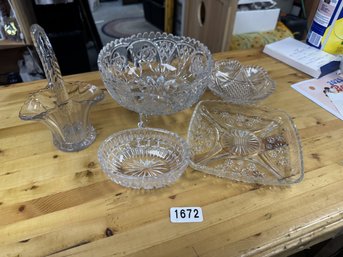 Lot Description: Elegant Crystal Collection