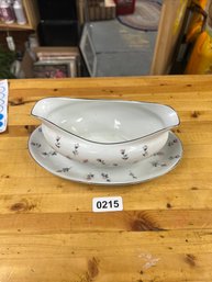 Harmony House Gravy Boat W/attached Plate