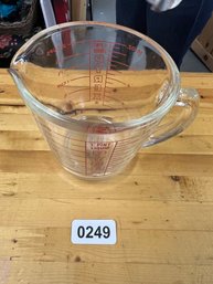 PYREX 2 Cup Measuring Glass