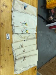 Lot Of Scalloped Floral Handkerchiefs