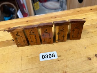 5 Piece Salt And Pepper Shakers Wooden