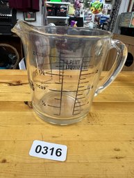 Fire King 2 Cup Measuring Cup