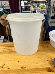 Vintage Large Tupperware With Lid