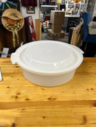 Vintage Tupperware Pie/Cake Keeper With Handled Lid
