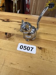 Metal Umbra Branded Cat