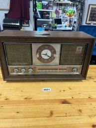 Vintage General Electric Dual-Speaker Clock Radio