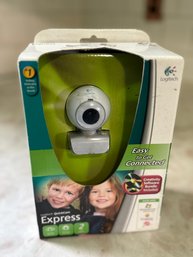 Logitech QuickCam Express Webcam  Original Box