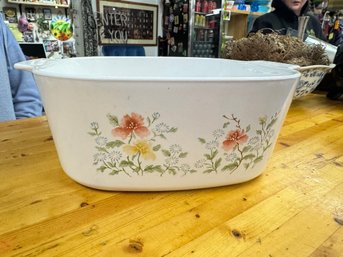 Beautiful Floral Vintage Corning Ware! This 2-liter Casserole