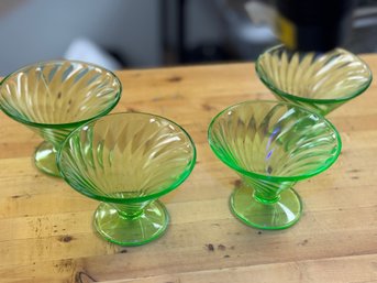 Set Of 4 Uranium Glass Dessert Dishes