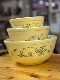 Pyrex Shenandoah Mixing Bowls  401 / 402 / 403 (Set Of 3)