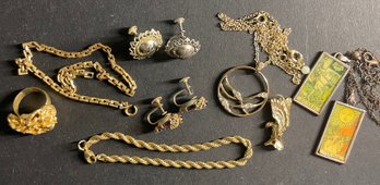 Vintage Lot Of Jewelry For Cleaning, Repair, Or To Wear