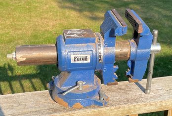 Large CENTRAL FORGE Vise Blue With Anvil