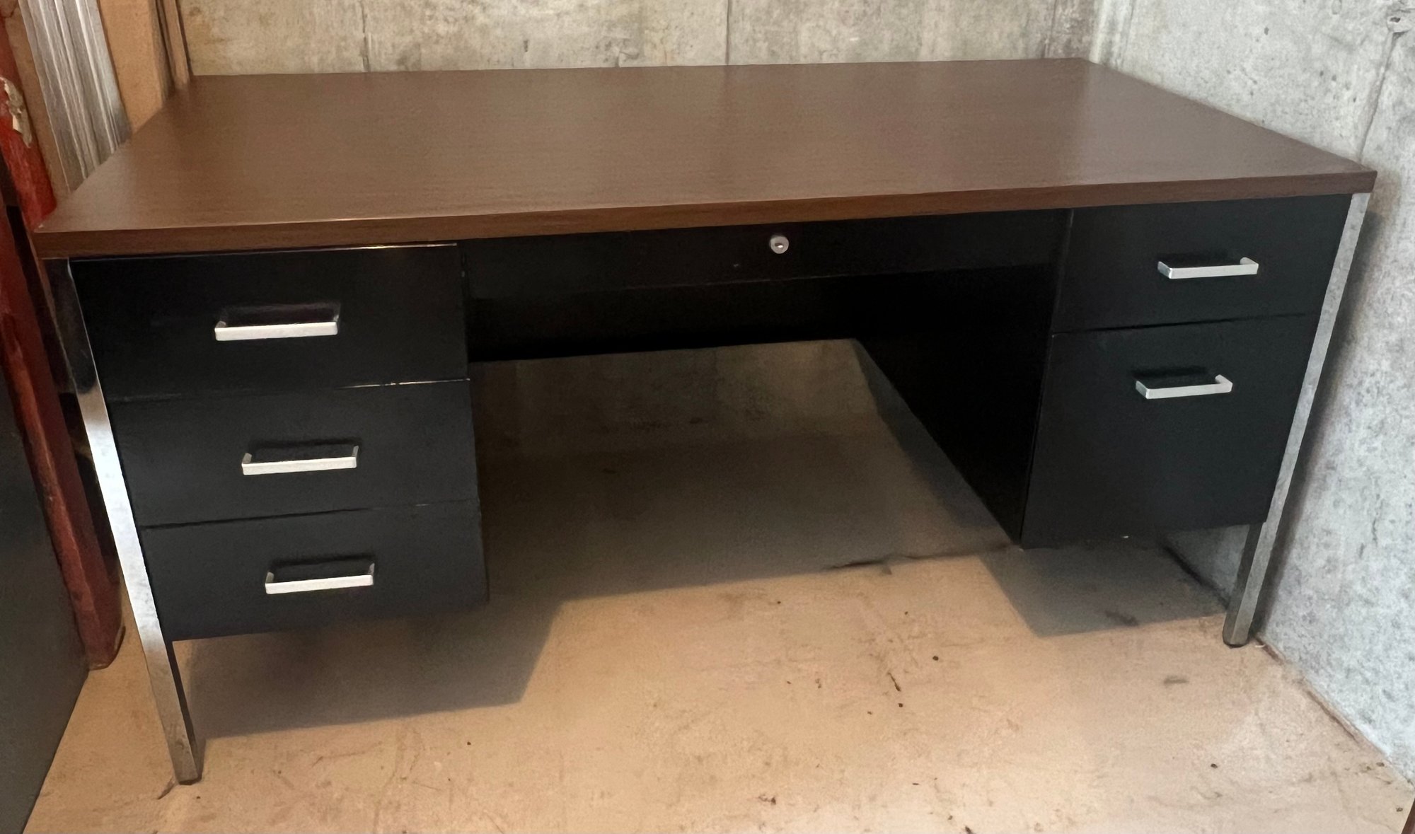 Heavy Duty Metal Desk And Wood Top With Chair 17217