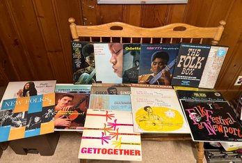 Vinyls: Folk Collection: Includes Cisco Houston, Odetta, Woody Guthrie, Folk Box And Folk Fest Newport