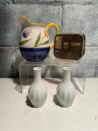 Papel Tulip Pitcher, 2 White Vases And Seed Decor Napkin Holder