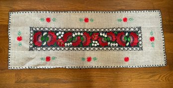 Vintage Hungarian Hand-embroidered Linen Table Runner With Floral Motifs