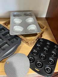Unique Baking Pans, Potholder And Server Base