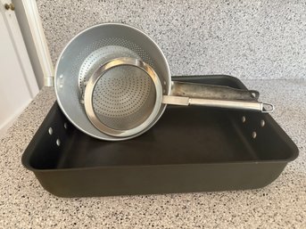 Roasting Pan And Strainers