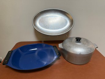 Vintage Blue Enamel Serving Dish Graham Kerr, Vintage Wagner Ware Magnalite 5 Quart Dutch Oven And Tray