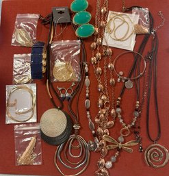 Costume Jewelry: Necklaces, Earrings And Bracelets
