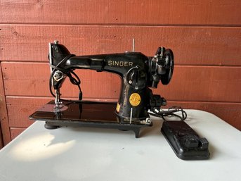 Singer Sewing Machine Classic
