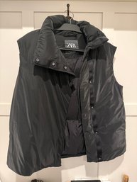 Contemporary Zara Black Nylon Puffer Vest In Size Small.