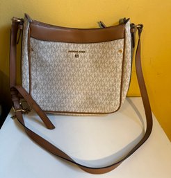 Michael Kors Jet Set Medium Logo Shoulder Bag In Vanilla/Acorn
