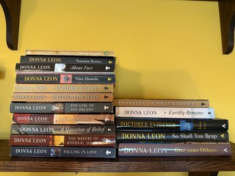Books: Donna Leon Collection