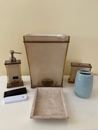 Bathroom Set Lot