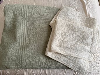 Home Classics Full/queen Quilt And 2 Pillow Cases