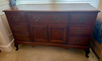 Traditional Mahogany Wood Sideboard With Drawers And Cabinet Doors