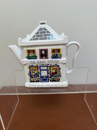 Wade 'The Queen Victoria' Pub-themed Ceramic Teapot