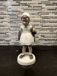 B & G Bing & Grondahl Copenhagen Denmark Miss Charming #2387 Figure Hallo Again