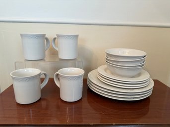 Pfaltzgraff Filigree Dinnerware Set