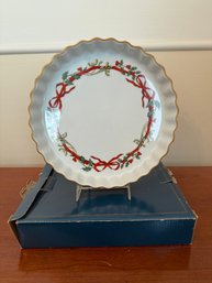 Royal Worcester 'Holly Ribbons' Pattern Ceramic Pie Dish With Gold Trim