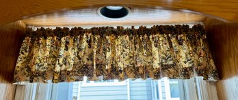 Waverly Floral Print Valance With A Ruffled Edge.