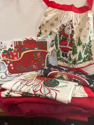 Holiday Table Cloths, Aprons And Placemats