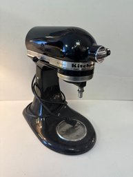 Black KitchenAid Artisan Series Tilt-head Stand Mixer.