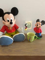 Disney Lot: Mickey And Goofy