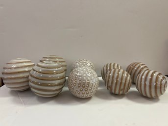 9 Ceramic Brown And White Carpet Balls