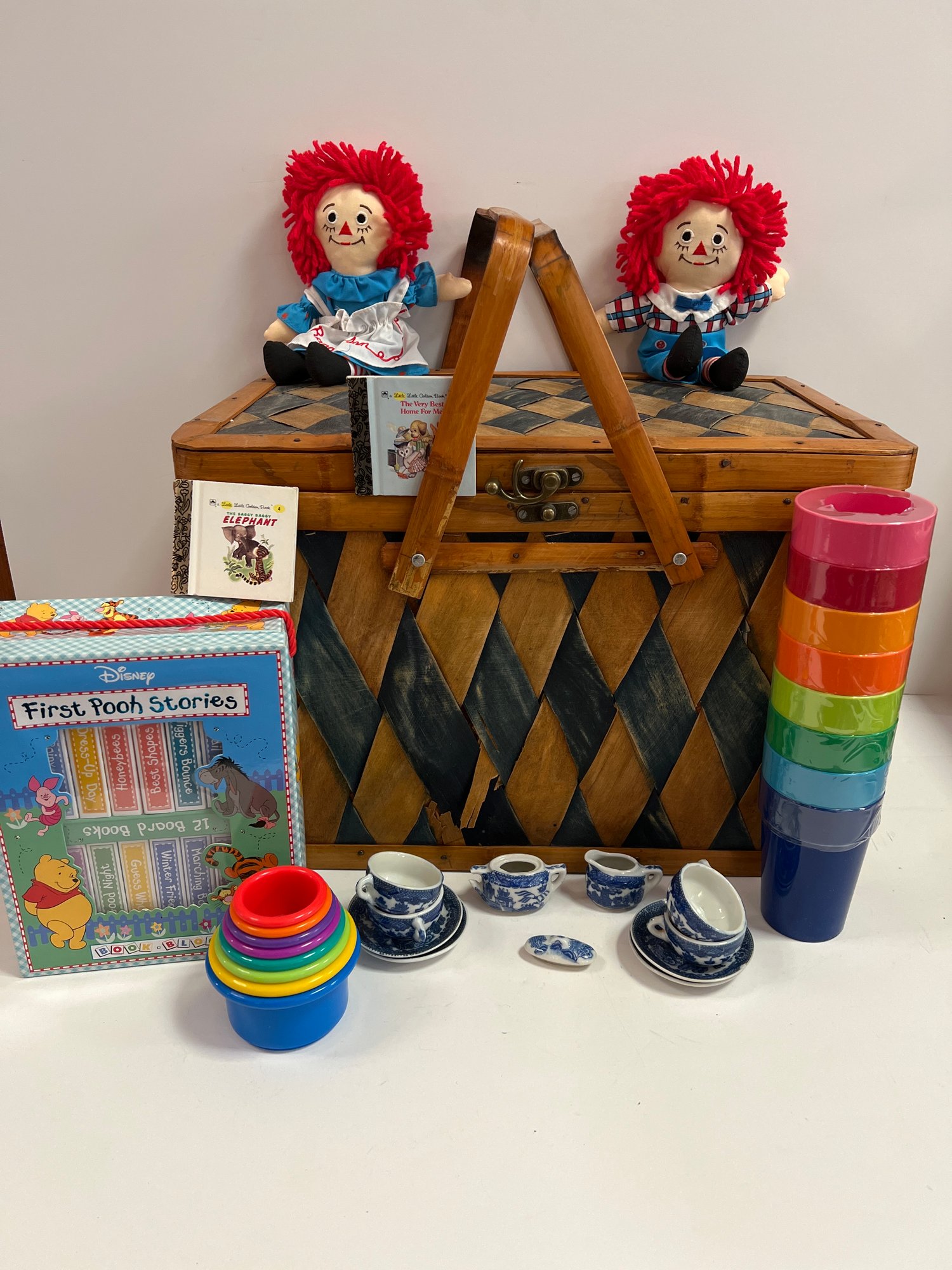 Vintage Woven Picnic Basket, Raggedy Ann/andy, Winnie The Pooh Board