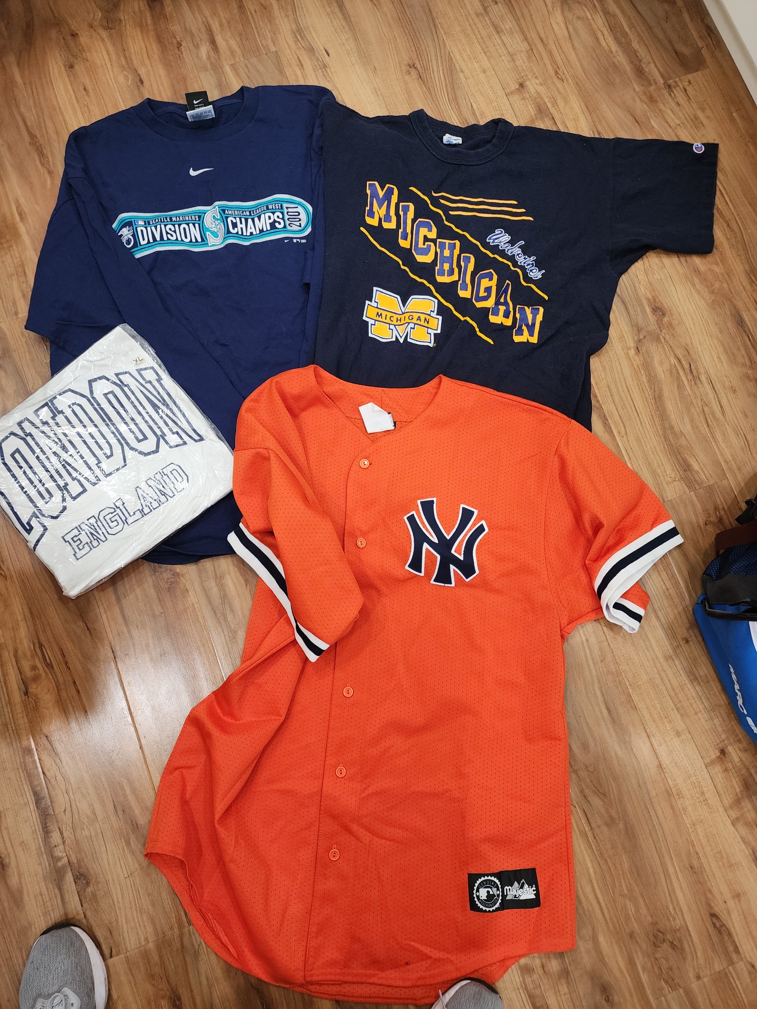 63 FOOTBALL AND SPORTS SHIRTS MENS 6417