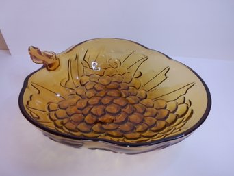 #14 MCM VINTAGE LARGE AMBER INDIANNA GLASS GRAPE SERVING BOWL