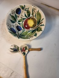 #50 Salad Bowl And Utensils
