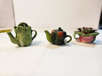 #106 Tiny Veggie Teapot, Trinket   Dishes Lot Of 3